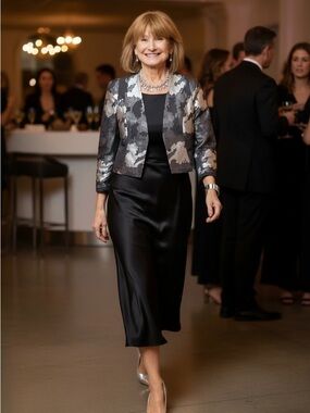 Escada Silver and Black Metallic jacquard cropped open front statement jacket